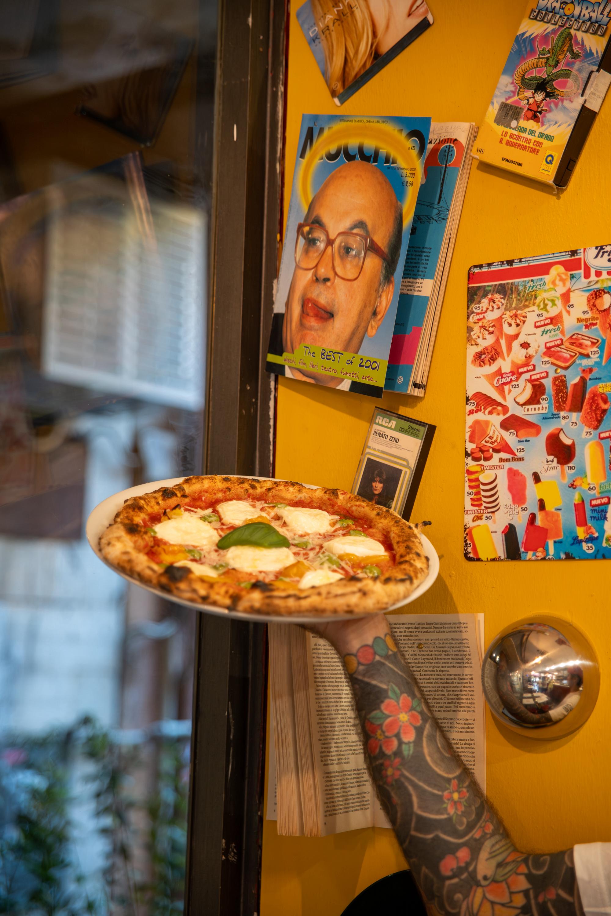 Pizza nel locale Da Umberto Pisa